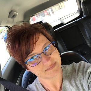 Meet your Posher, Angie